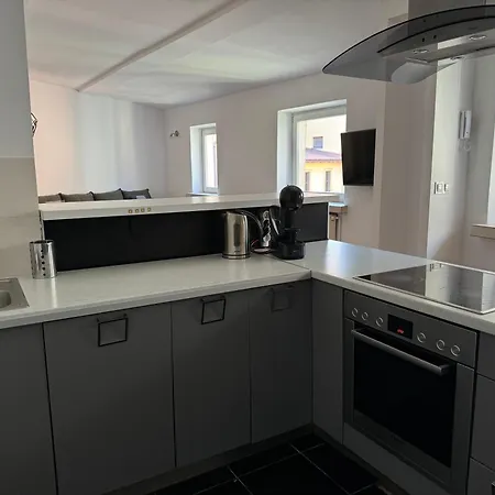 Kato 3 Maja 100m2 Apartment *